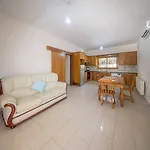 Blue Pearl - 6 Bedroom Villa *