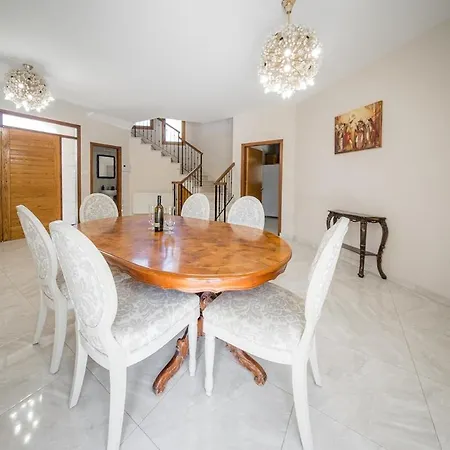 Villa Blue Pearl - 6 Bedroom *