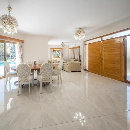 Blue Pearl - 6 Bedroom Вилла *