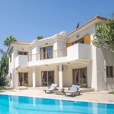 Blue Pearl - 6 Bedroom Villa