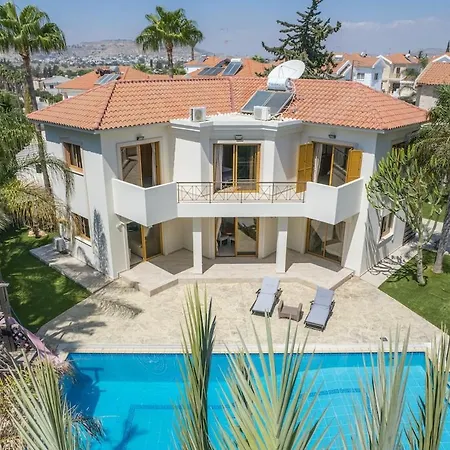 Blue Pearl - 6 Bedroom Villa