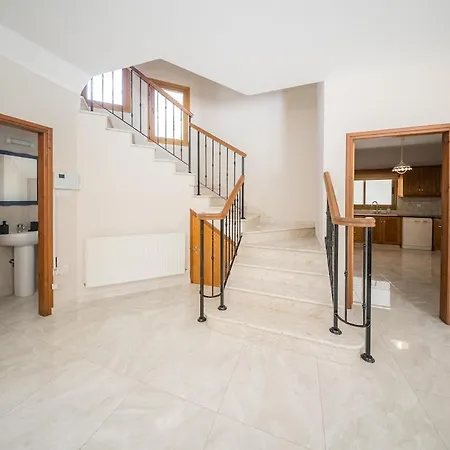 Blue Pearl - 6 Bedroom *