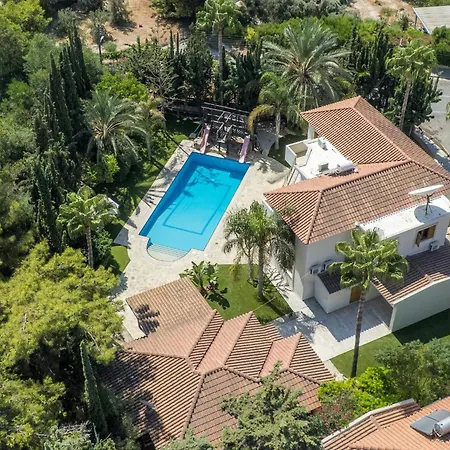 Blue Pearl - 6 Bedroom Villa