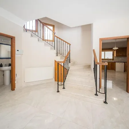 Blue Pearl - 6 Bedroom *