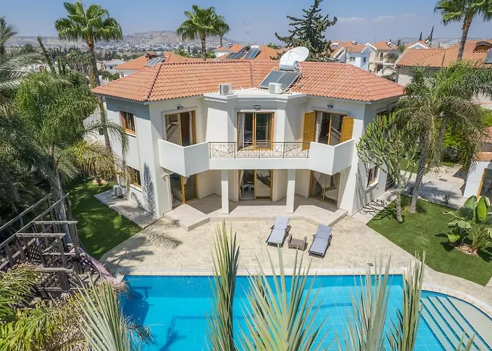 Blue Pearl - 6 Bedroom Vila