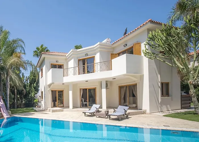 Blue Pearl - 6 Bedroom Vila