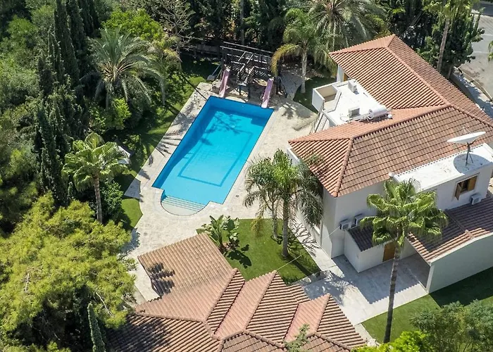 Blue Pearl - 6 Bedroom Vila