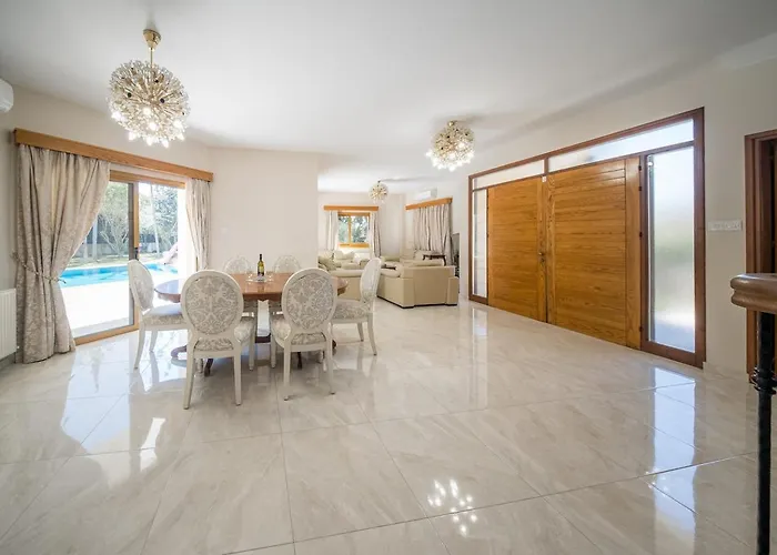 Blue Pearl - 6 Bedroom