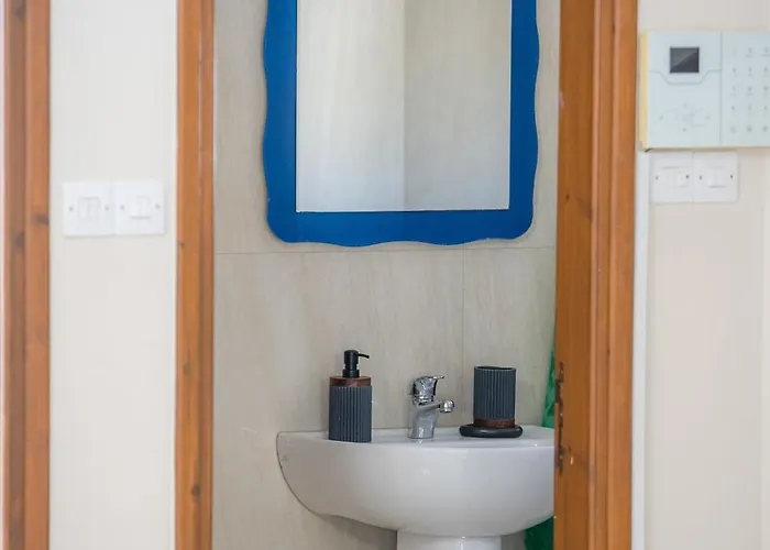 Blue Pearl - 6 Bedroom Vila