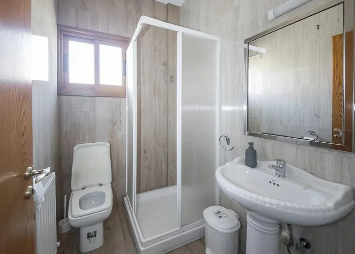 Blue Pearl - 6 Bedroom Vila