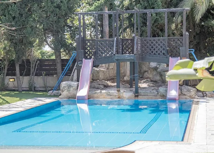 Blue Pearl - 6 Bedroom *