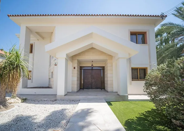 Blue Pearl - 6 Bedroom Vila